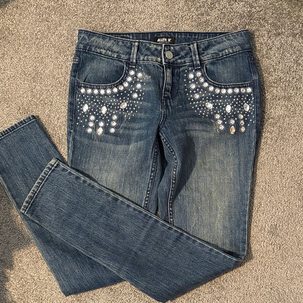 Allen B by Allen Schwartz Straight Low Rise Jeans with Embellishments. Size 4